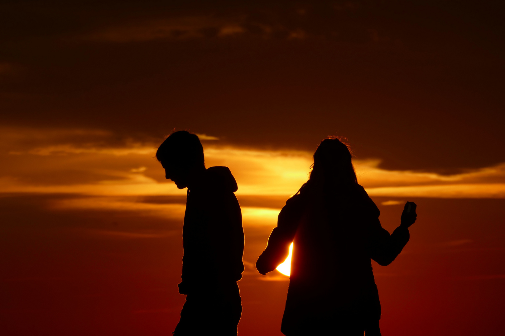 ein Sonnenuntergang - zwei Menschen