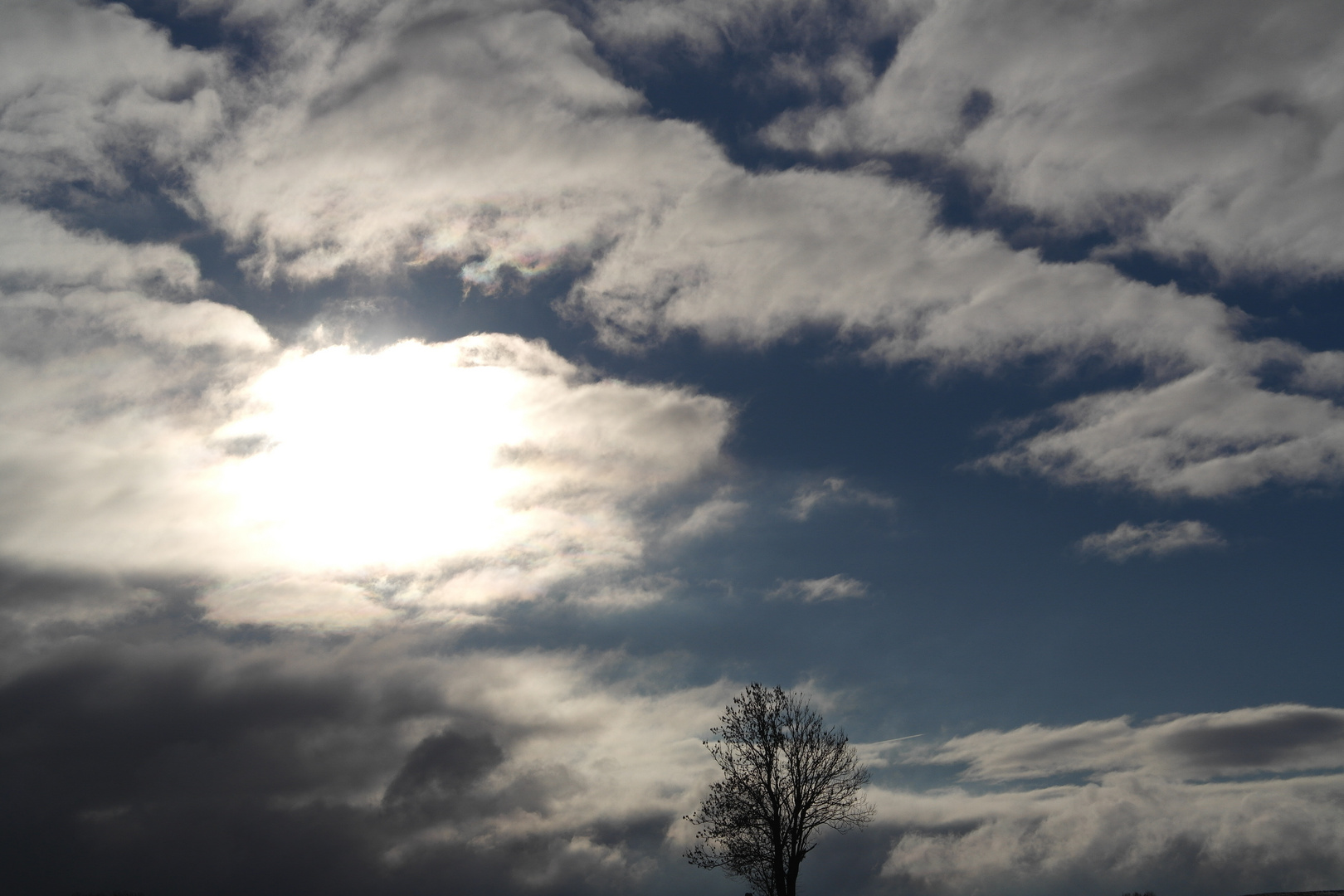 Ein sonniger Lichtblick am Himmel