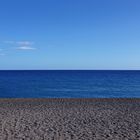 Ein Strand auf Santorini