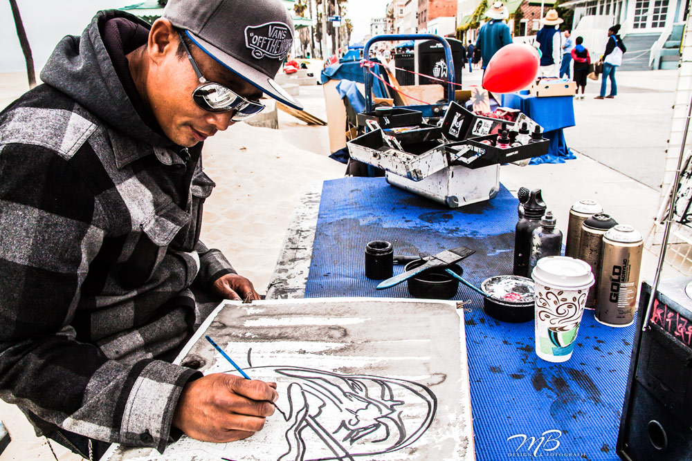 Ein Straßenkünstler am Venice Beach, Los Angeles