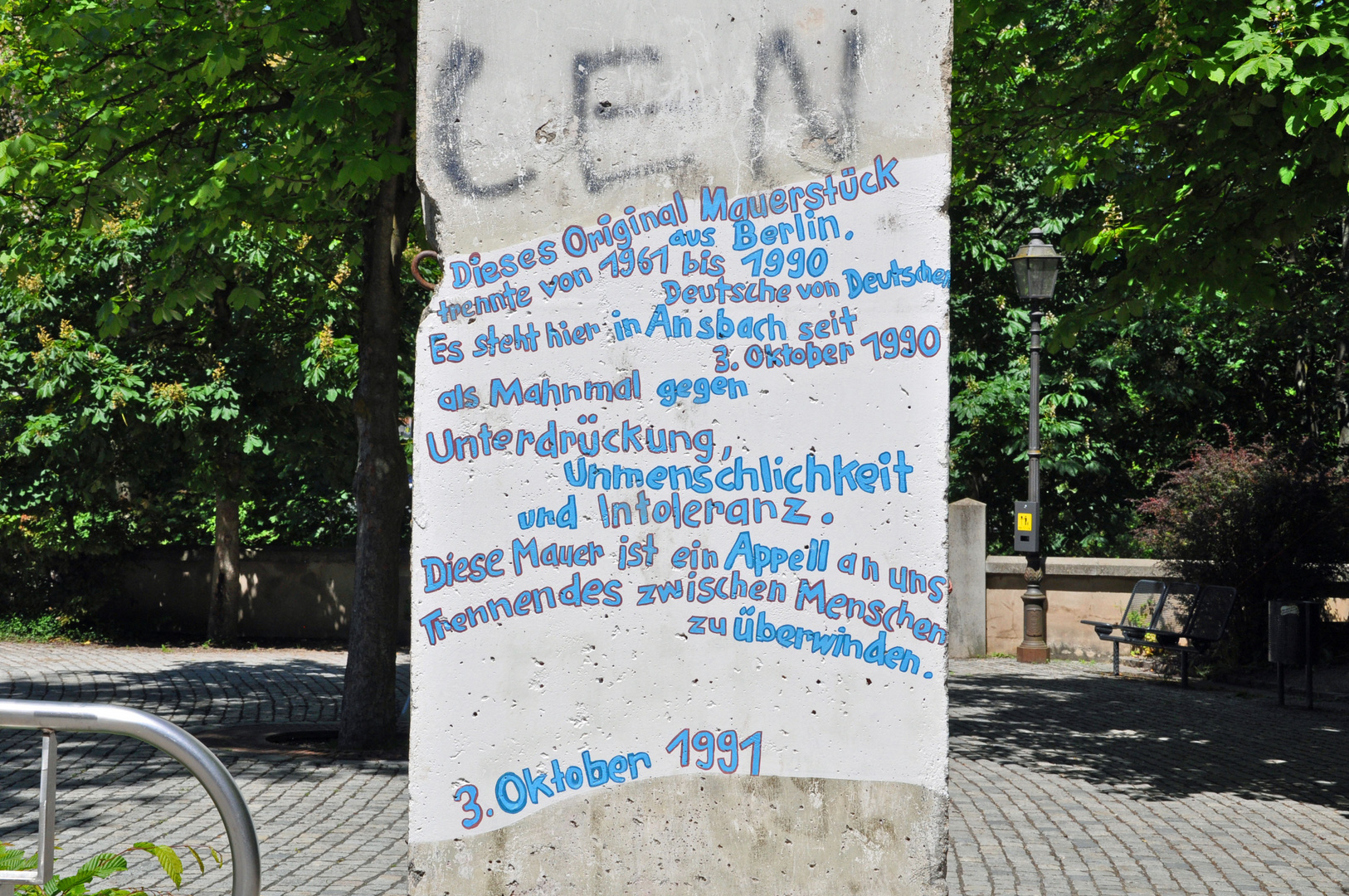 ein Stück Berliner Mauer..