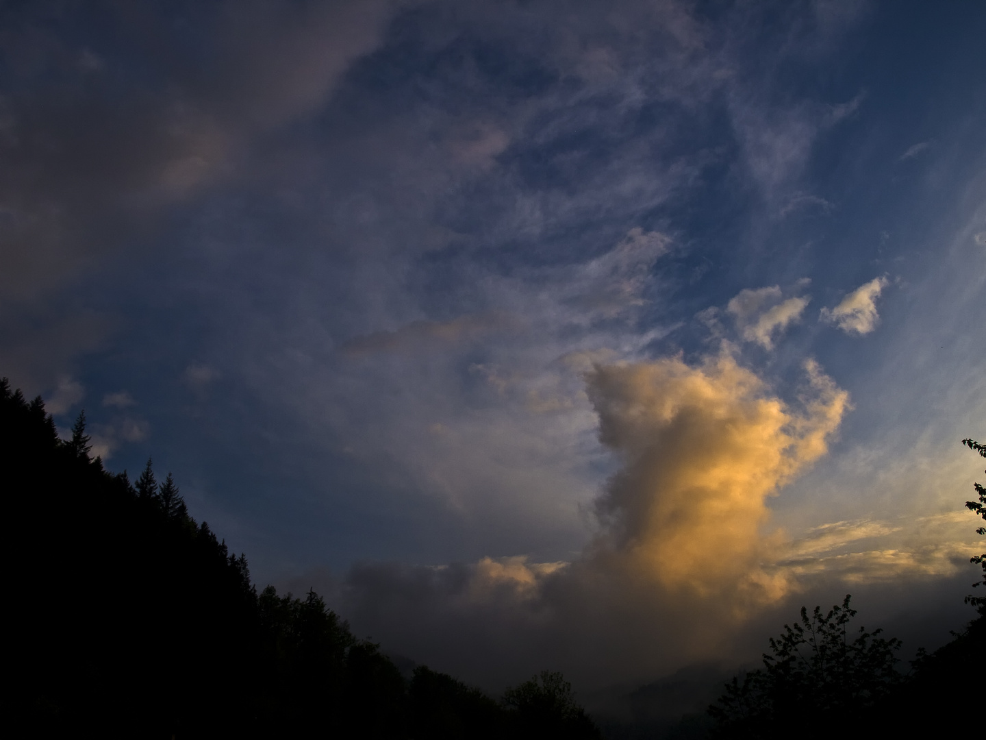 Ein Stück blauer Himmel in dieser Regenzeit