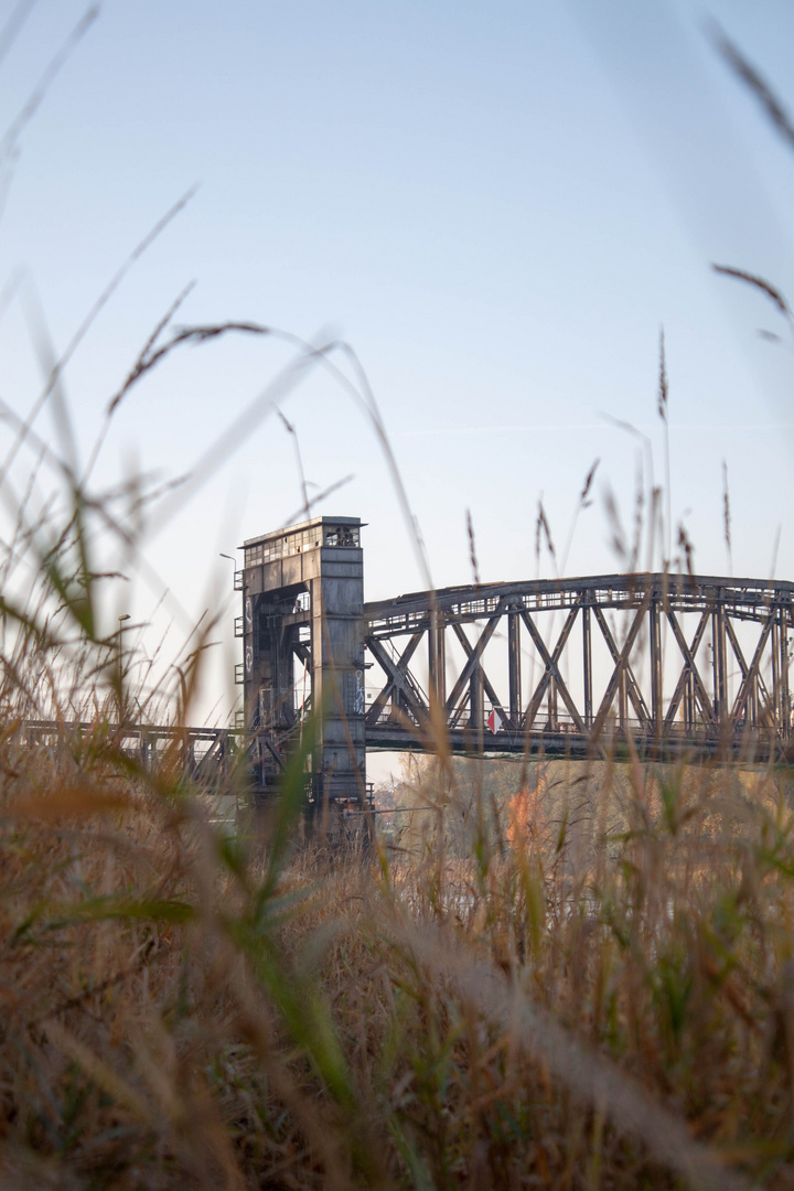 Ein Stück Geschichte - Stillgelegte Hubbrücke Magdeburgs