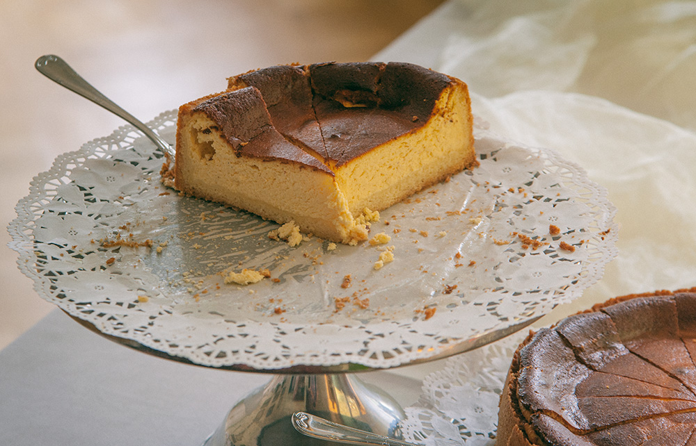 Ein Stück Käsekuchen gefällig? Sogar ohne Zibeben.