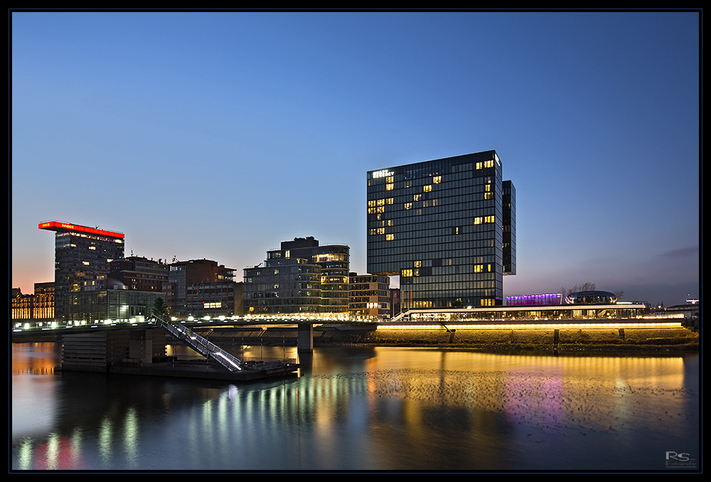 Ein Stück Medienhafen mit noblem Hotel