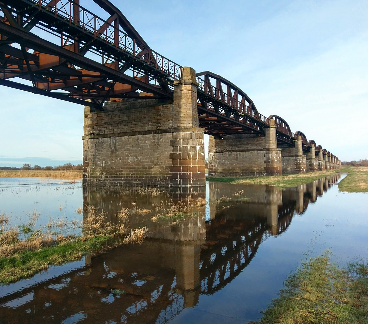 Ein Stück von der alten Eisenbanbrücke 