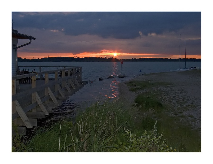 Ein Tag geht zu Ende am Cospudener See.