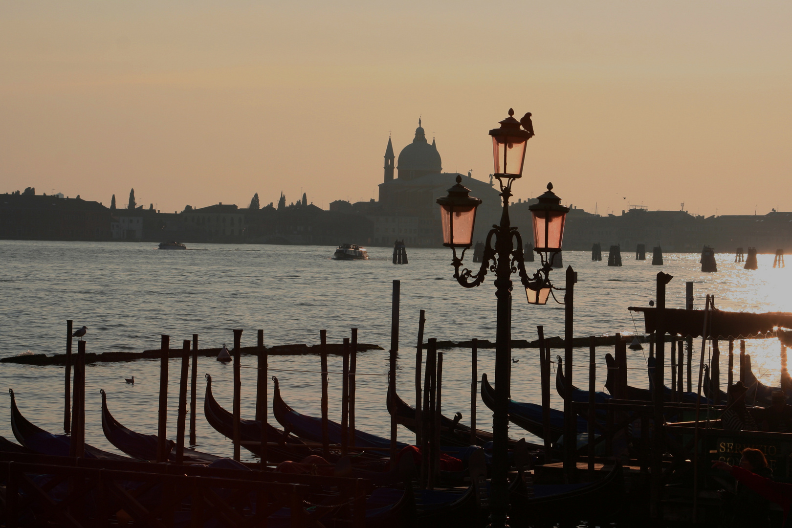 Ein Tag geht zu Ende in Venedig