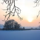 ein Tag geht zur Neige im Dunstschleier