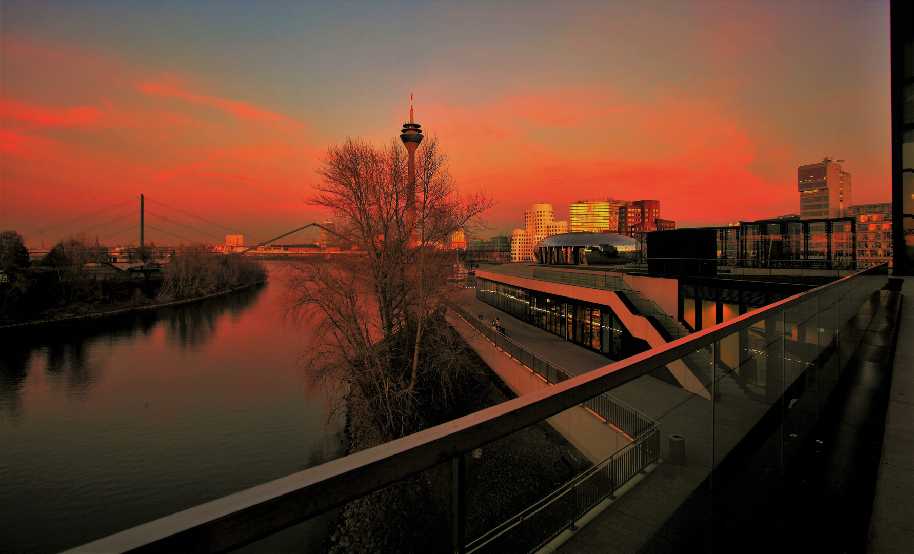 ein Tag im Medienhafen von Düsseldorf