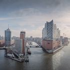 Ein Teil der Hamburger Skyline samt Elbphilharmonie