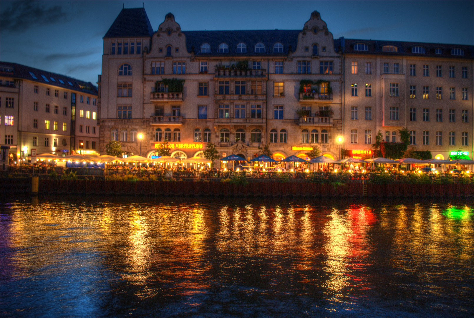 Ein Teil von Berlin bei Nacht