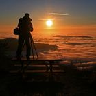 ...ein Tisch, ein Fotograf und das Wolkenmeer .....