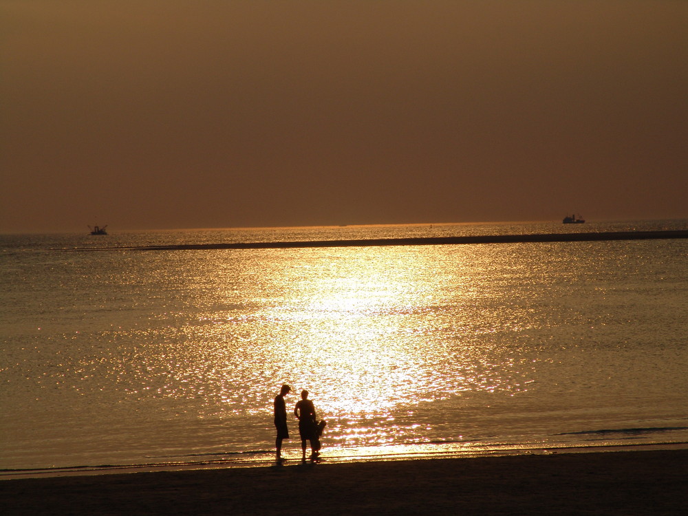 Ein traumhaft schöner Sonnenuntergang auf der Nordseeinsel Borkum