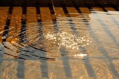 Ein tropfen fällt ins Wasser, diesmal ist es kein Stein.