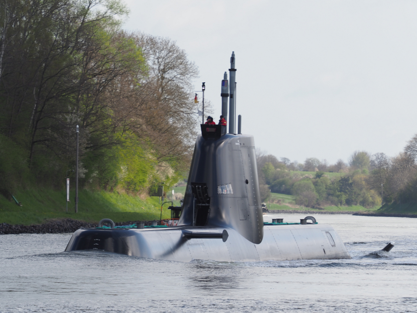 Ein U-Boot auf dem Nord-Ostsee-Kanal