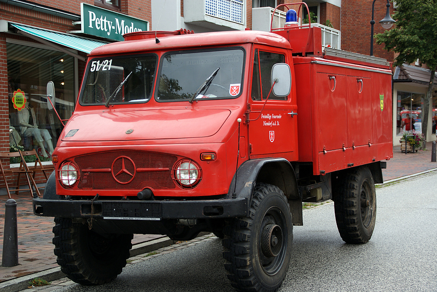Ein Unimog Gerätewagen der Feuerwehr