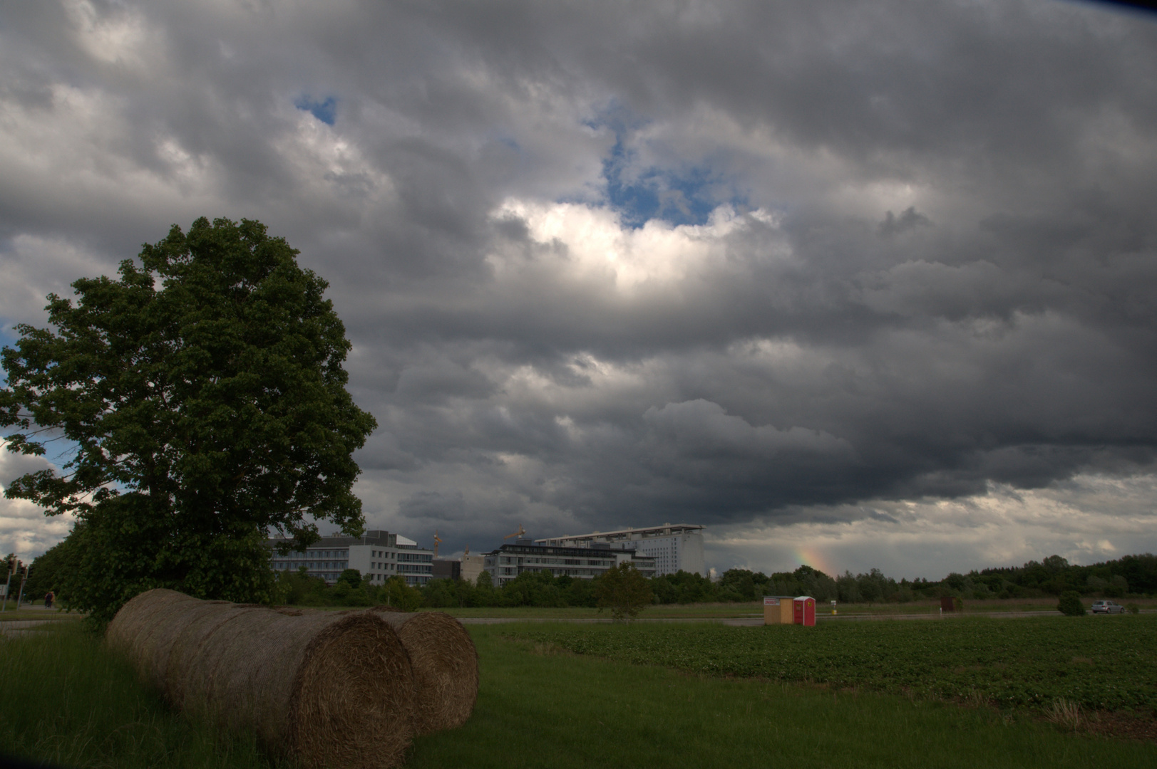 Ein Unwetter über dem Klinikum Großhadern