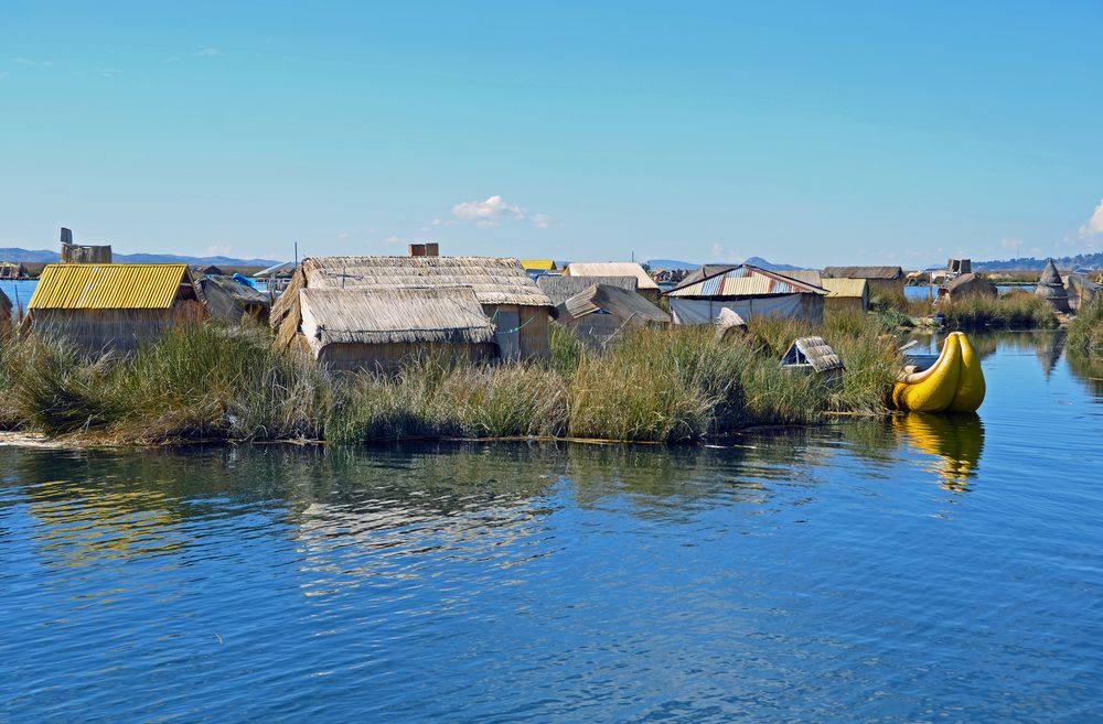 Ein Urodorf am Titicacasee in der Bucht von Puno