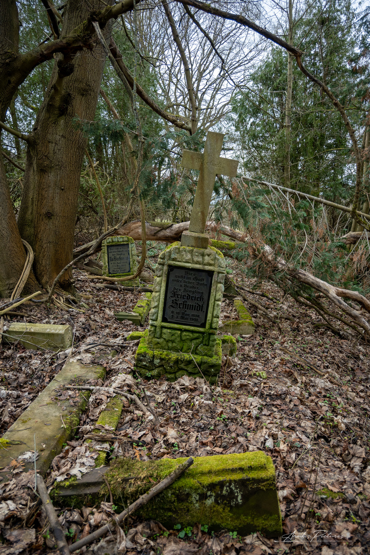 EIn Vergessener Friedhof