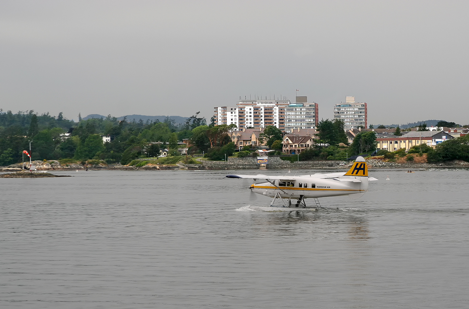 Ein Wasserflugzeug der Harbour Air  