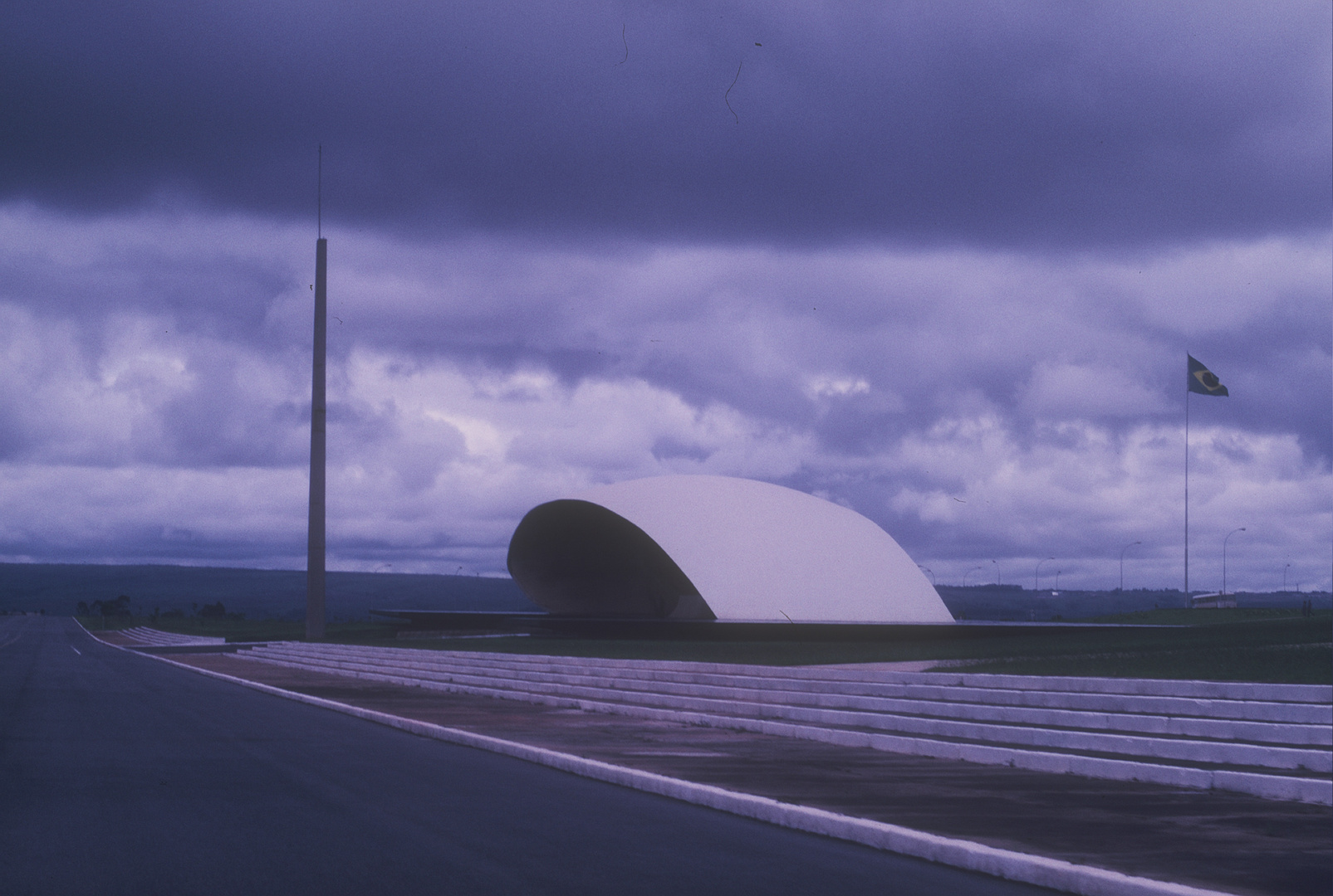 EIN WEITERES KUNSTWERK VON ARCH. OSKAR NIEMAYER IN BRASILIA