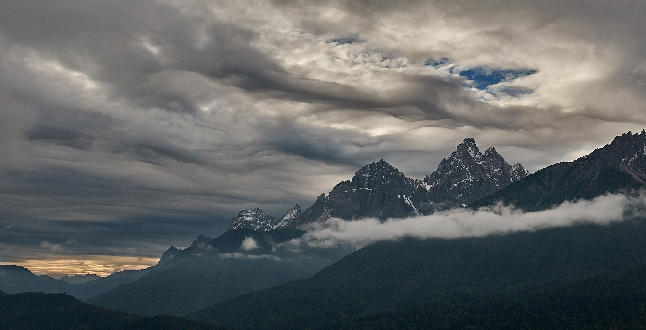 Ein wenig Blau war auch dabei, mal wieder was aus den Dolomiten... 