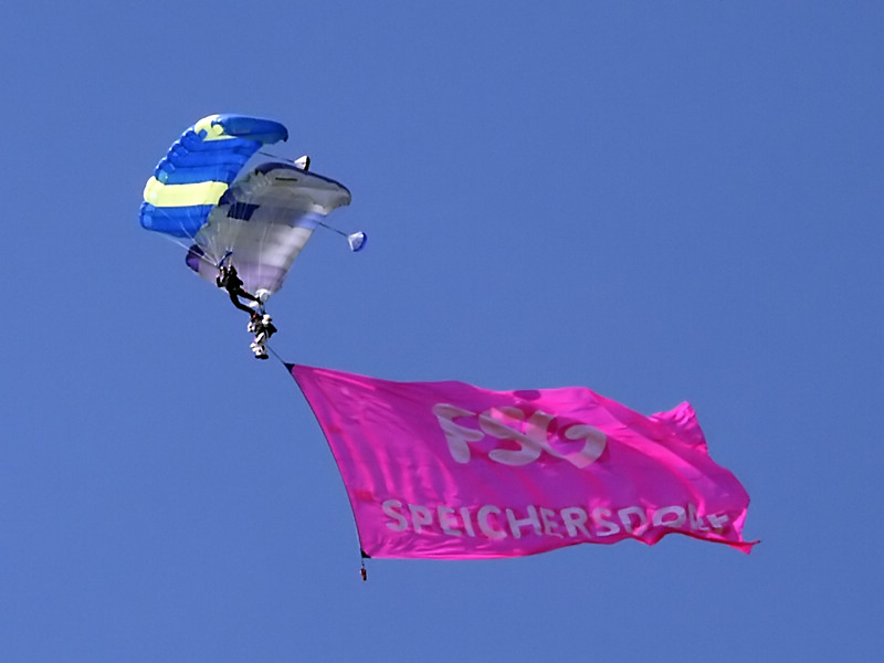 Ein wenig ( uneigennützige) Werbung für die Fallschirmsportgruppe Speichersdorf