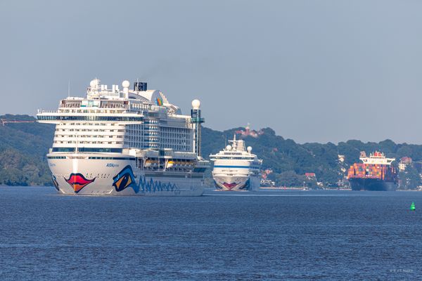 Ein wenig Verkehr auf der Elbe