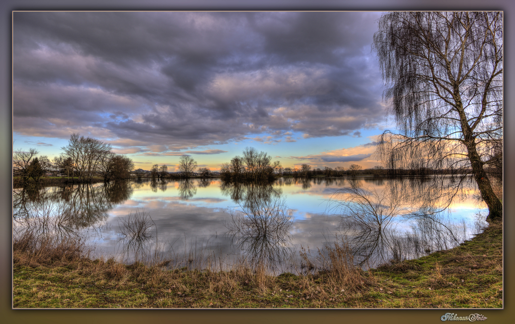 ein Winterabend am See