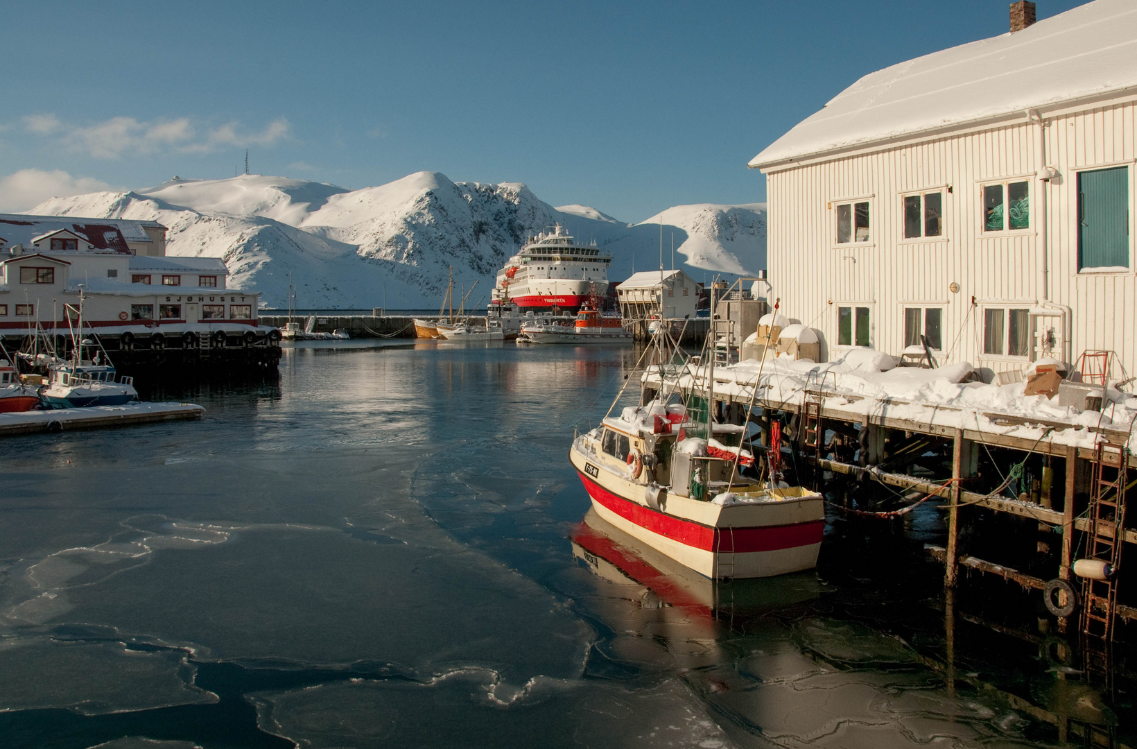 Ein Wintertag in Honningsvag ( 1 )