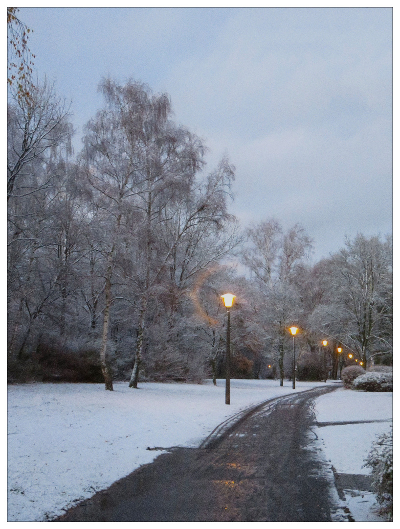 Ein Wintertag zur Dämmerung