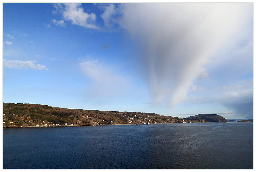 Ein Wolkenband