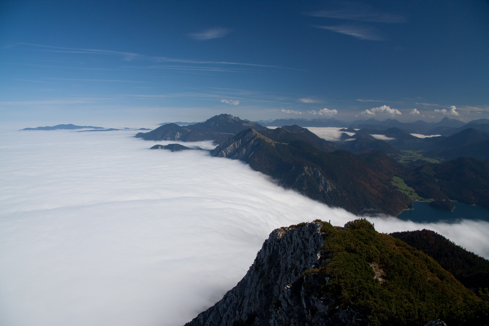 Ein Wolkenmeer läuft über