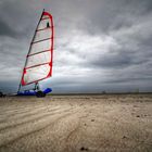 Ein wolkiger Tag am Strand 