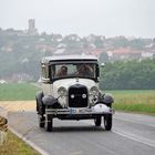 Ein wunderschöner Ford Oldtimer auf Strecke....