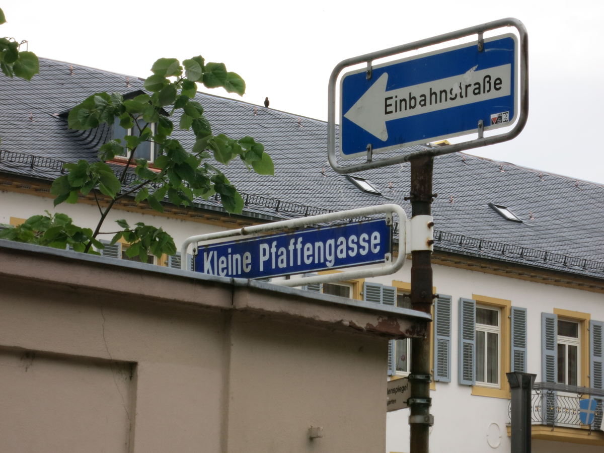 Einbahnstraße für kleine Pfaffen...