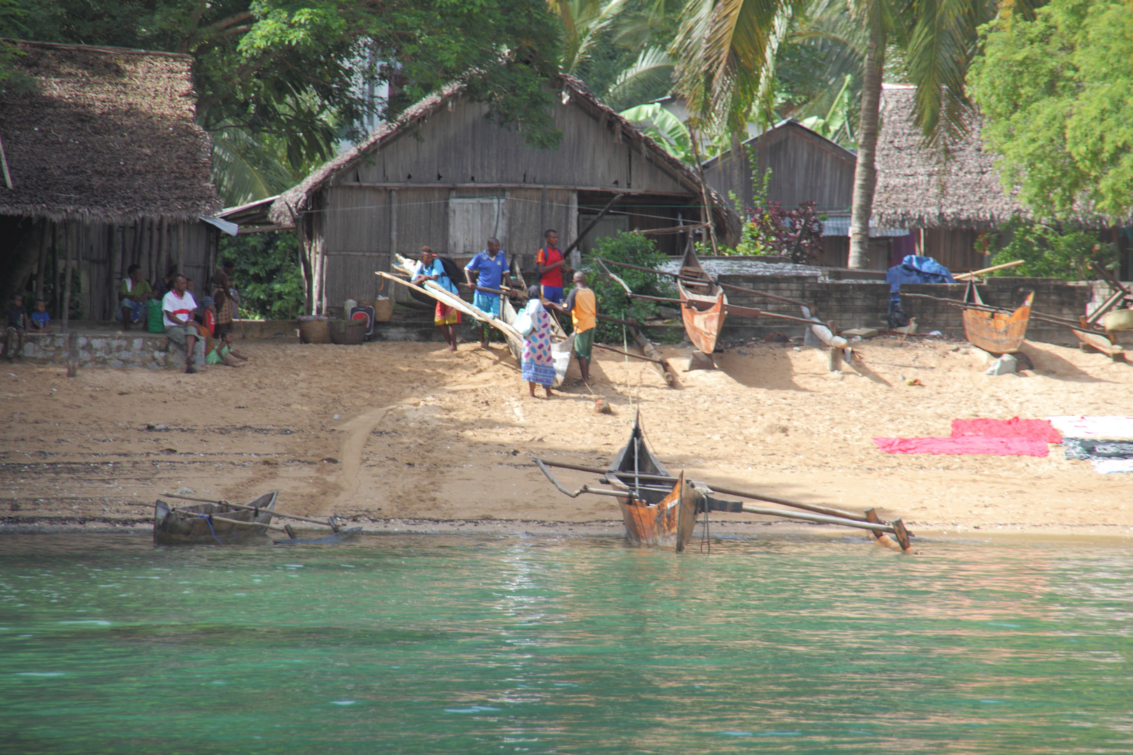 Einbaum_Schiffe bei Nosy Be, Madagaskar