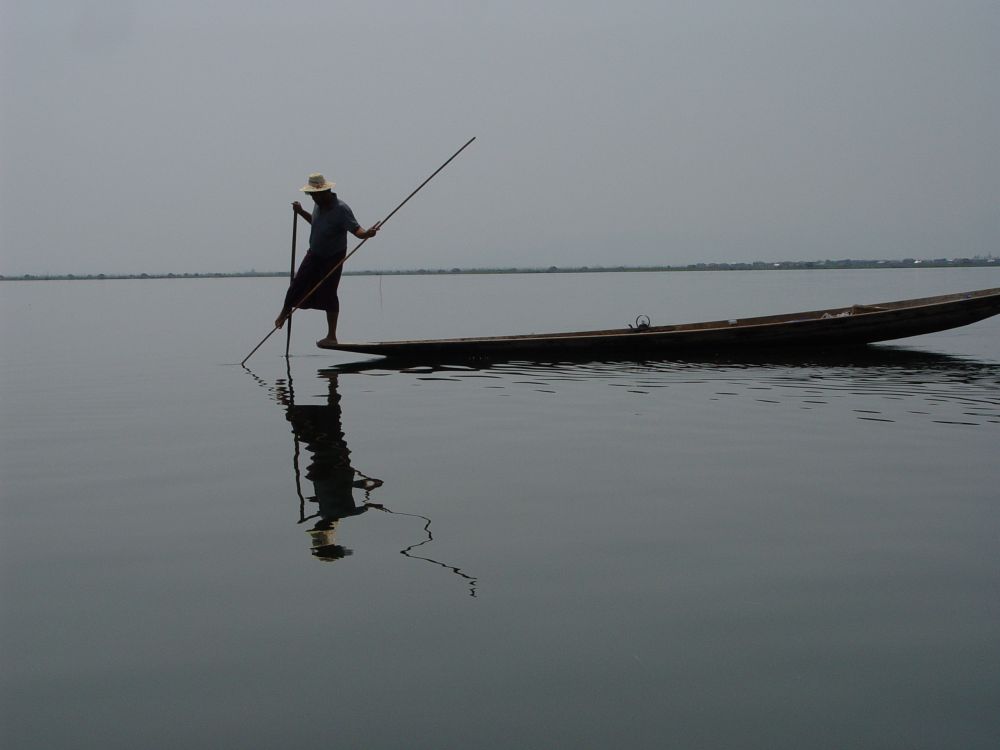 Einbeinruderer am Inle See