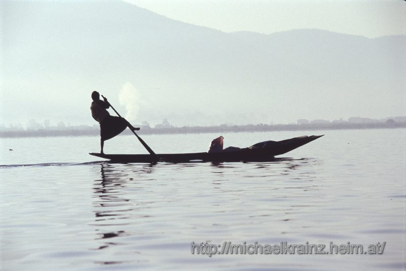 Einbeinruderer am Inle See