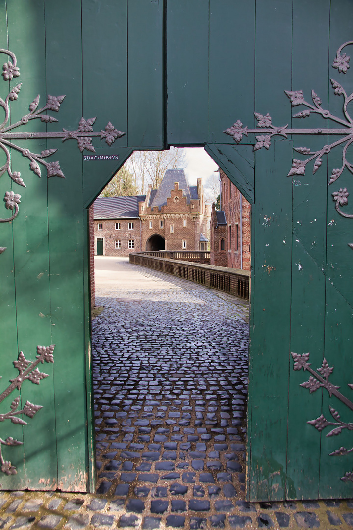 Einblick in den Schlosshof von Schloss Paffendorf