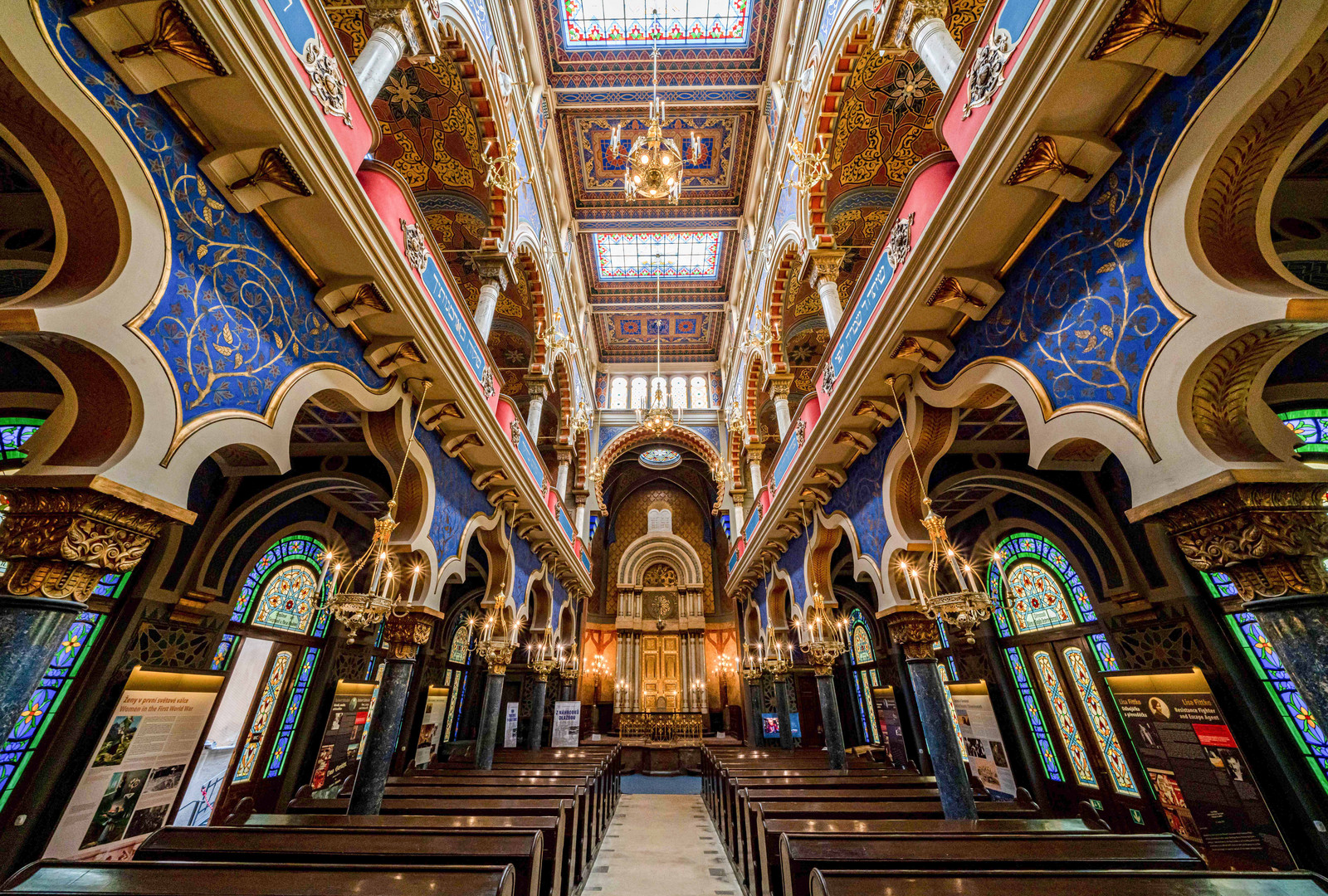  Einblick in die beeindruckende Jerusalemsynagoge in Prag