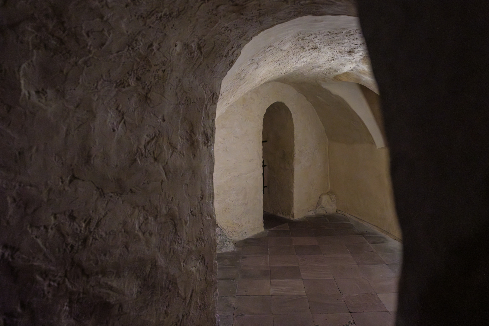 Einblick (Krypta der Michaelskirche in Fulda)