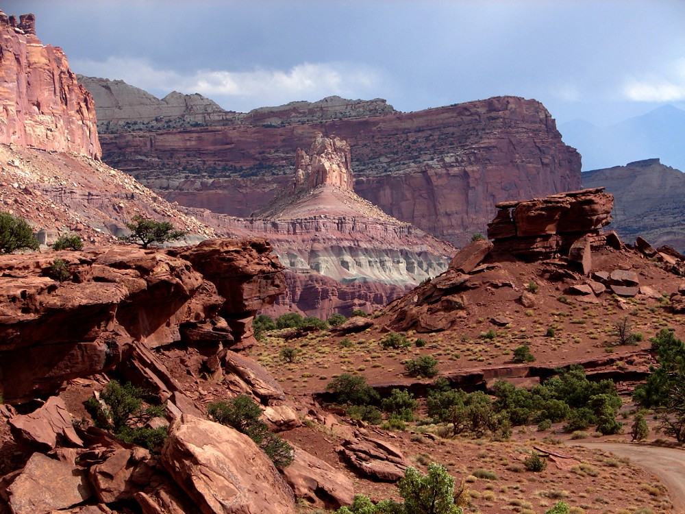 Eindrucksvolle Steingebilde im Capitol Reef