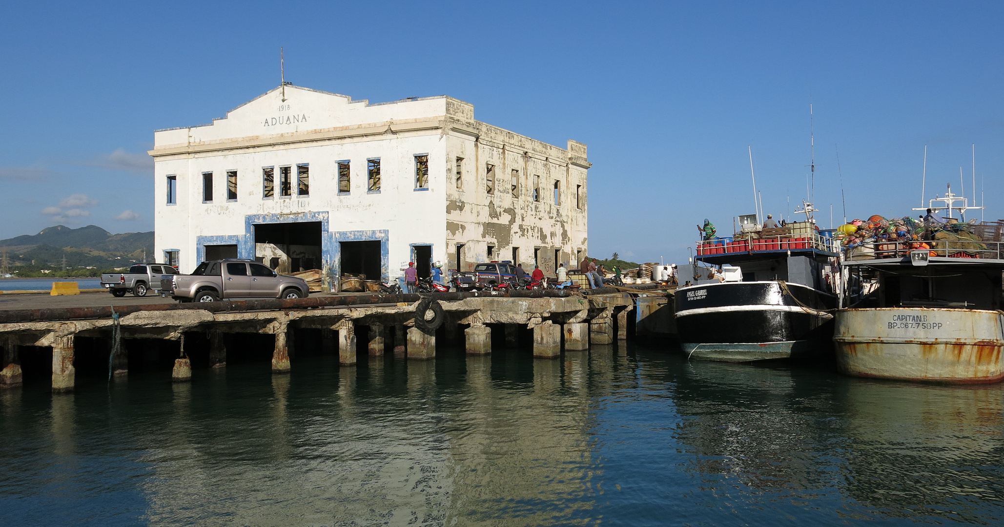 Eindrücke vom Hafen, das alte Zollgebäude