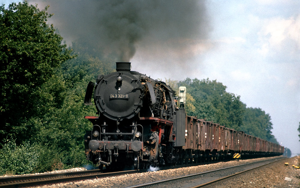 Eine 44Öl und 52 scheppernde Wagen