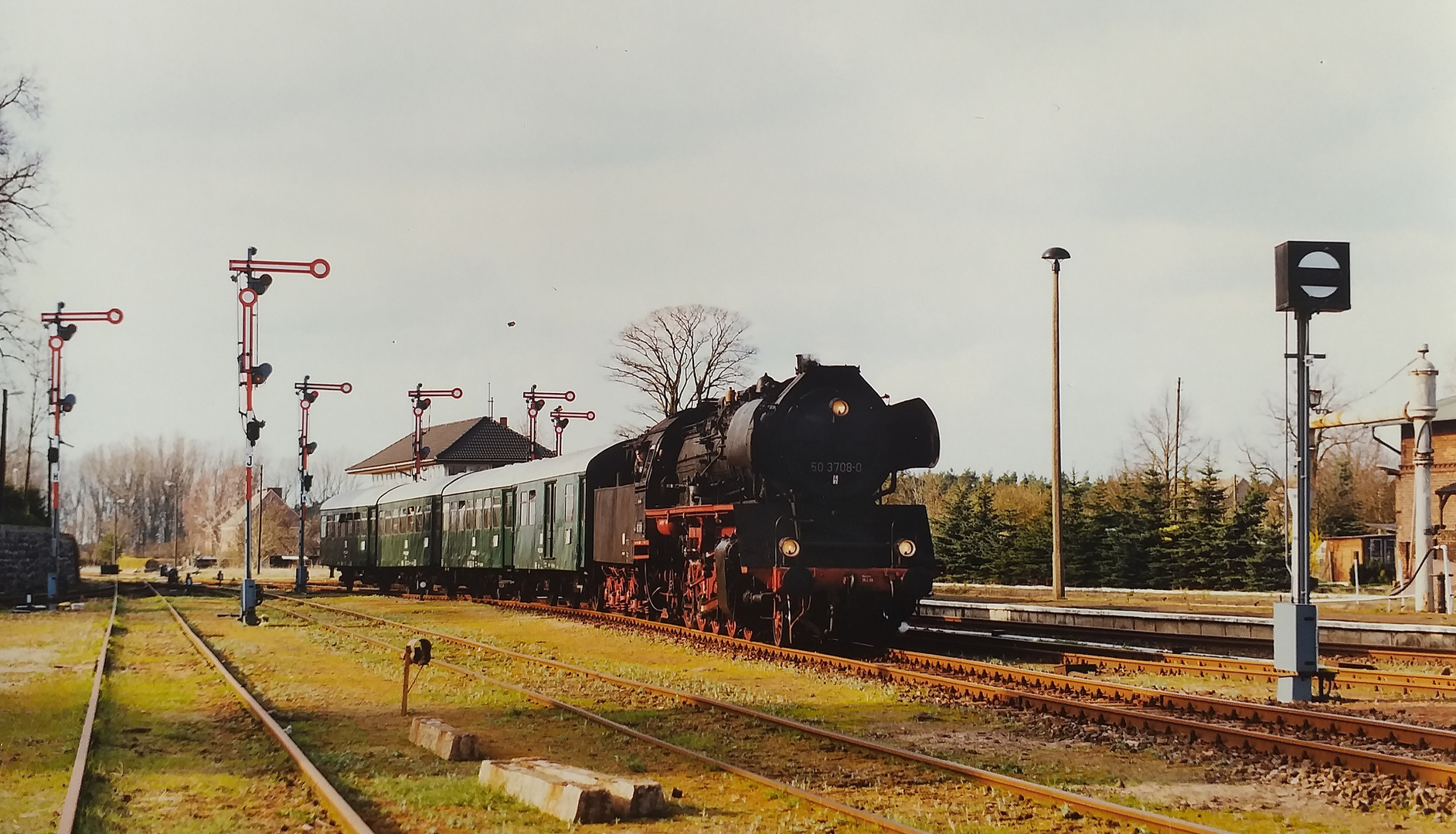 Eine 50er und viele Formsignale in Mecklenburg 