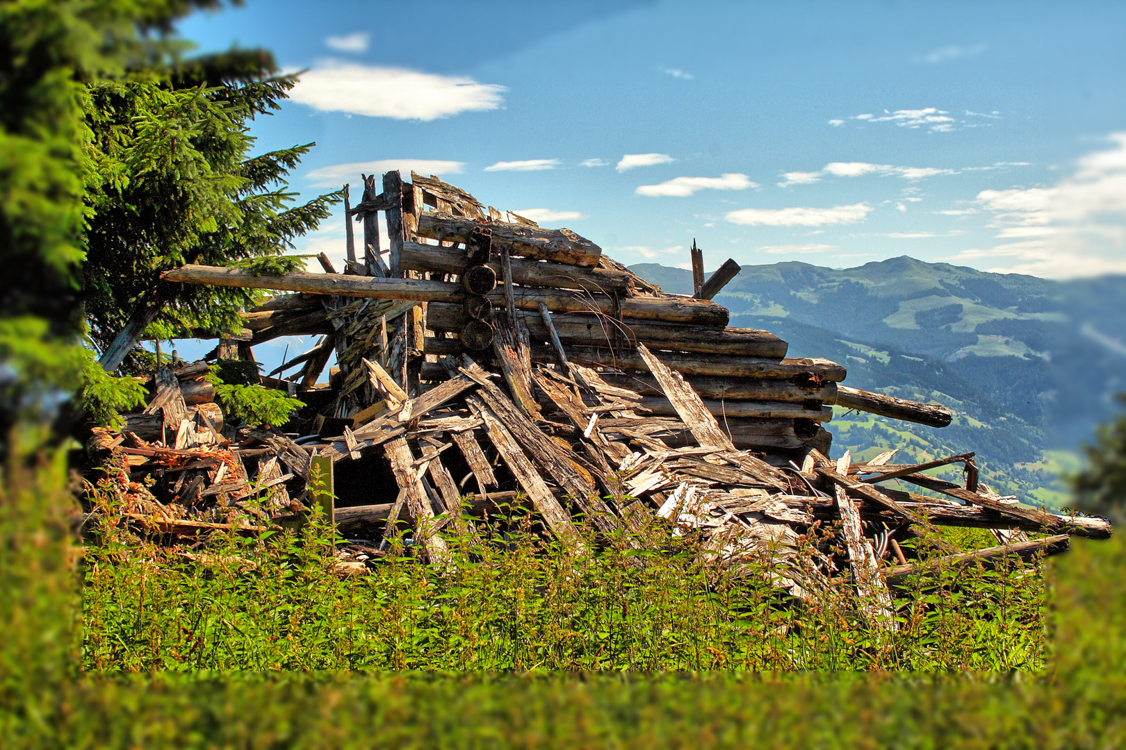 Eine alte Almhütte