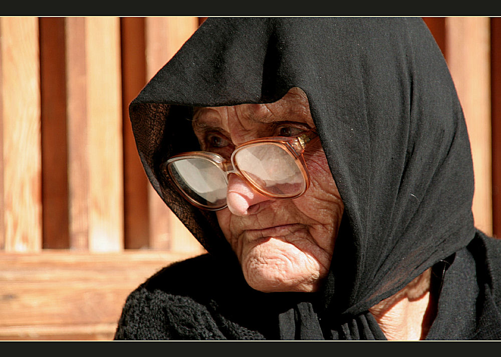 Eine alte Frau auf Zypern