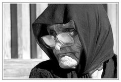 Eine alte Frau auf Zypern (Reload in S/W)